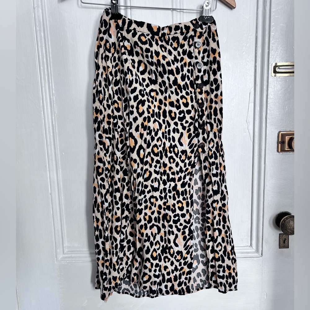 ASTR the label leopard midi skirt size L